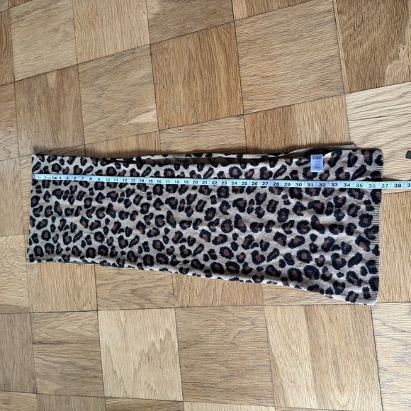 Christian Siriano Cashmere Scarf Long Leopard Print Brown Black - Picture 4 of 4